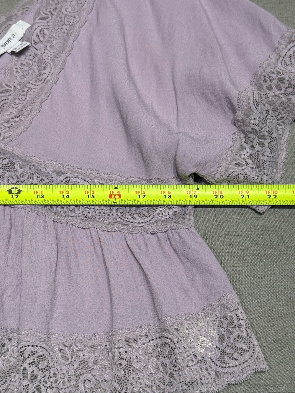 Forever 21+ Lavender Purple Button Up Lace Vneck Crop Top Size 2X (5-7) - Picture 11 of 12